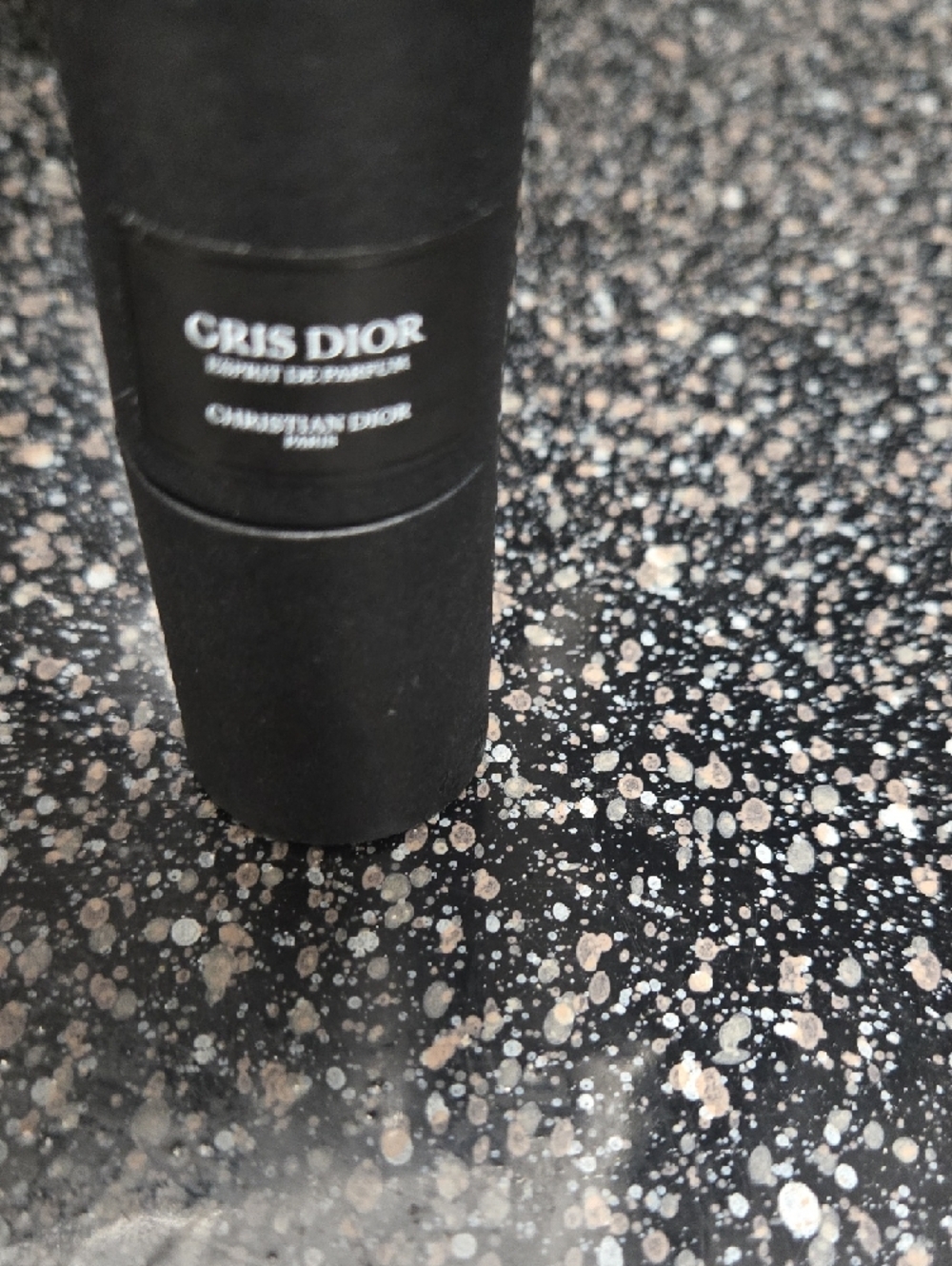 Samples Of CHANEL White Gardenia Box, Cartier, DIOR, AND TOM FORD - Picture 8 of 8